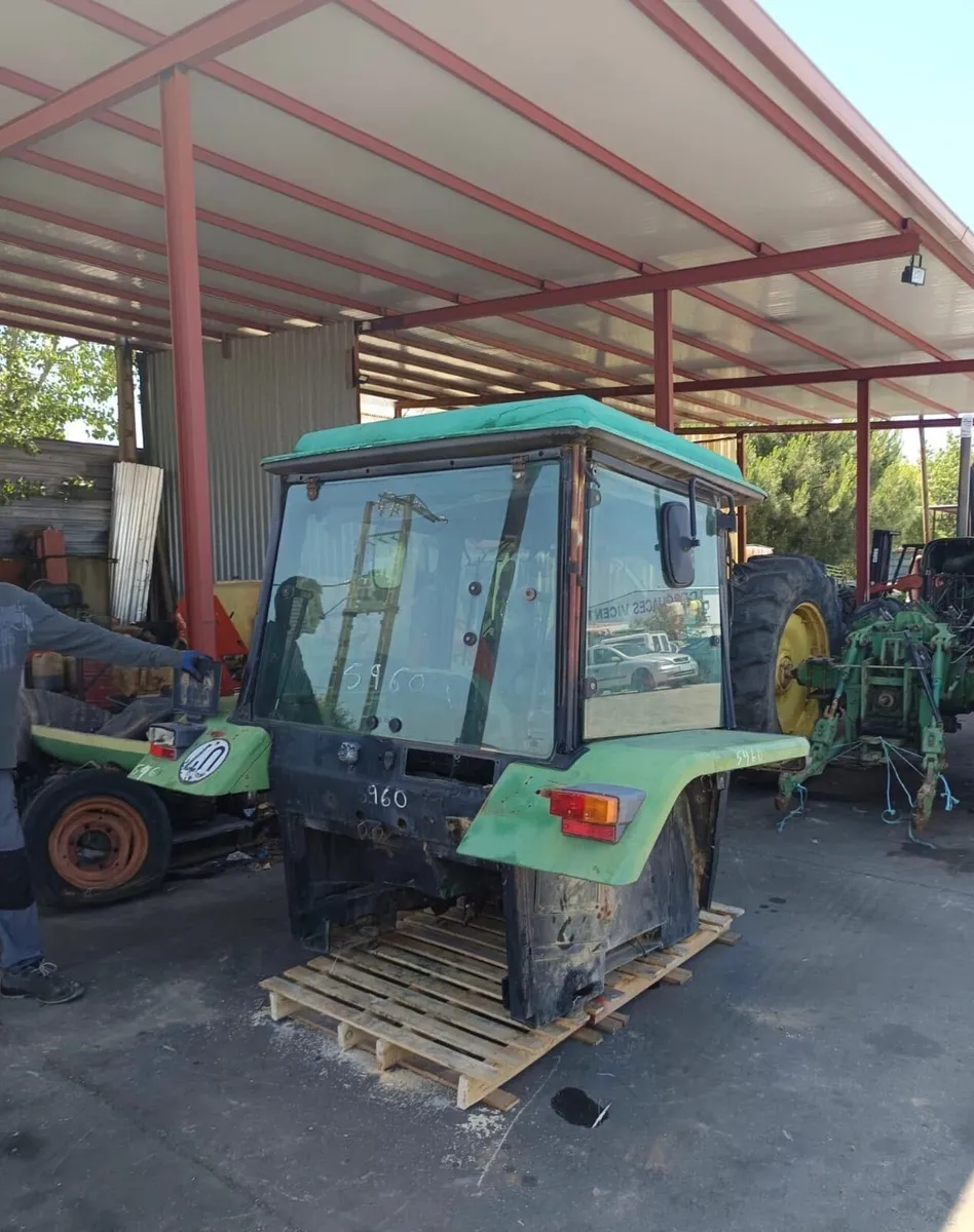 John Deere 50 Series Cab - Image 4