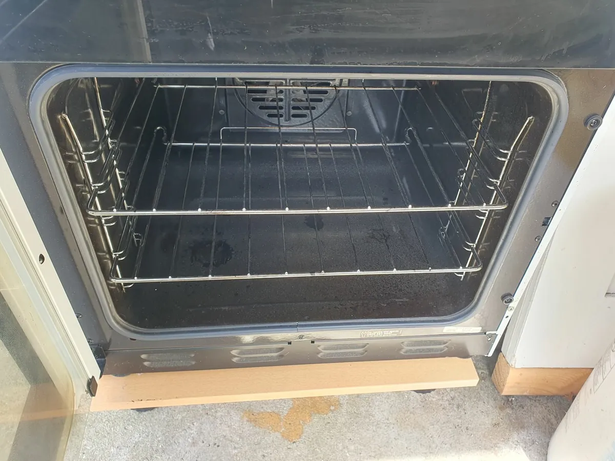 cooker and microwave grill - Image 3