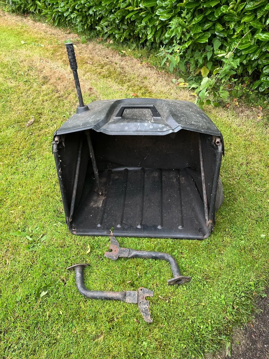 John Deere x300 collector box - Image 2