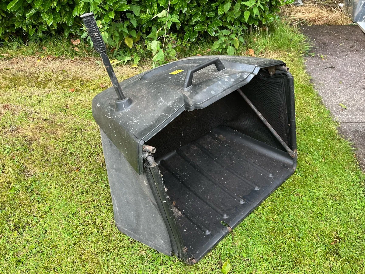 John Deere x300 collector box - Image 3
