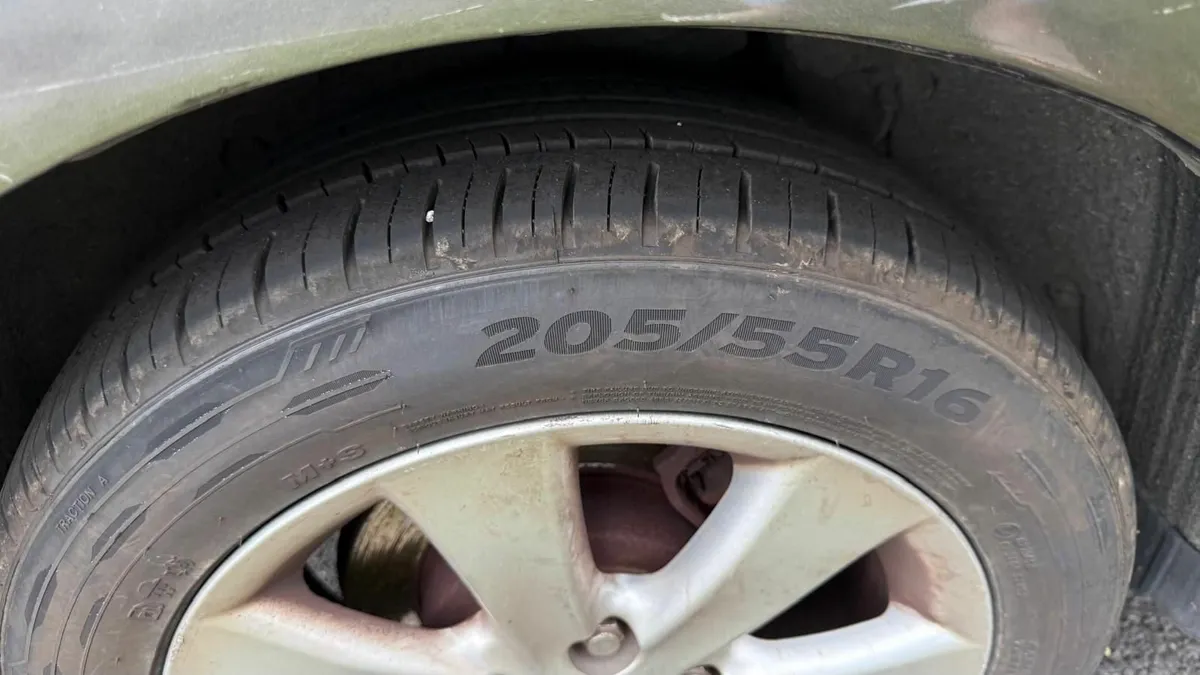 7 Seater Toyota Corolla 2008 - Image 3