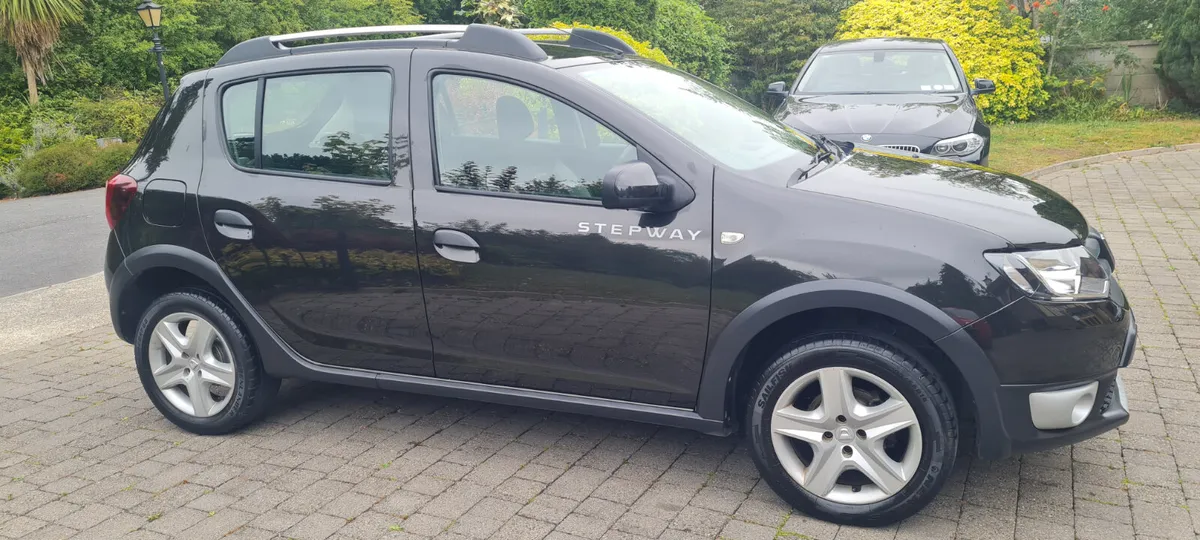 Dacia Sandero Stepway 1L Petrol TCe Laureat 2016 - Image 4