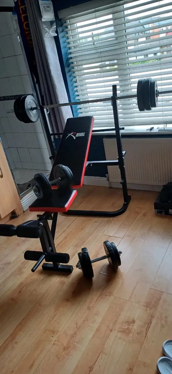 Gym equipment with weights - Image 2