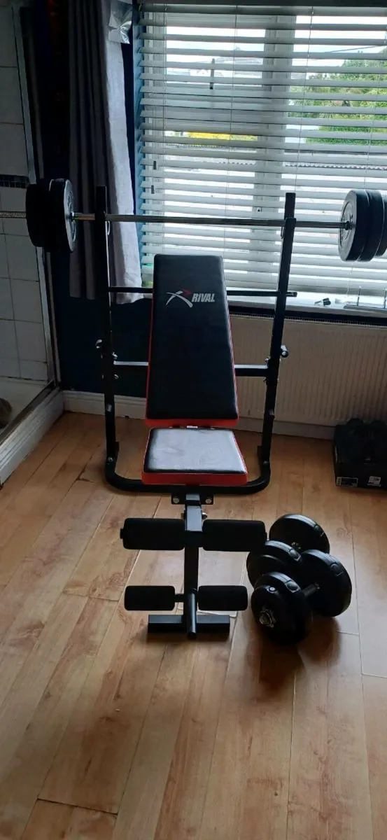Gym equipment with weights - Image 3