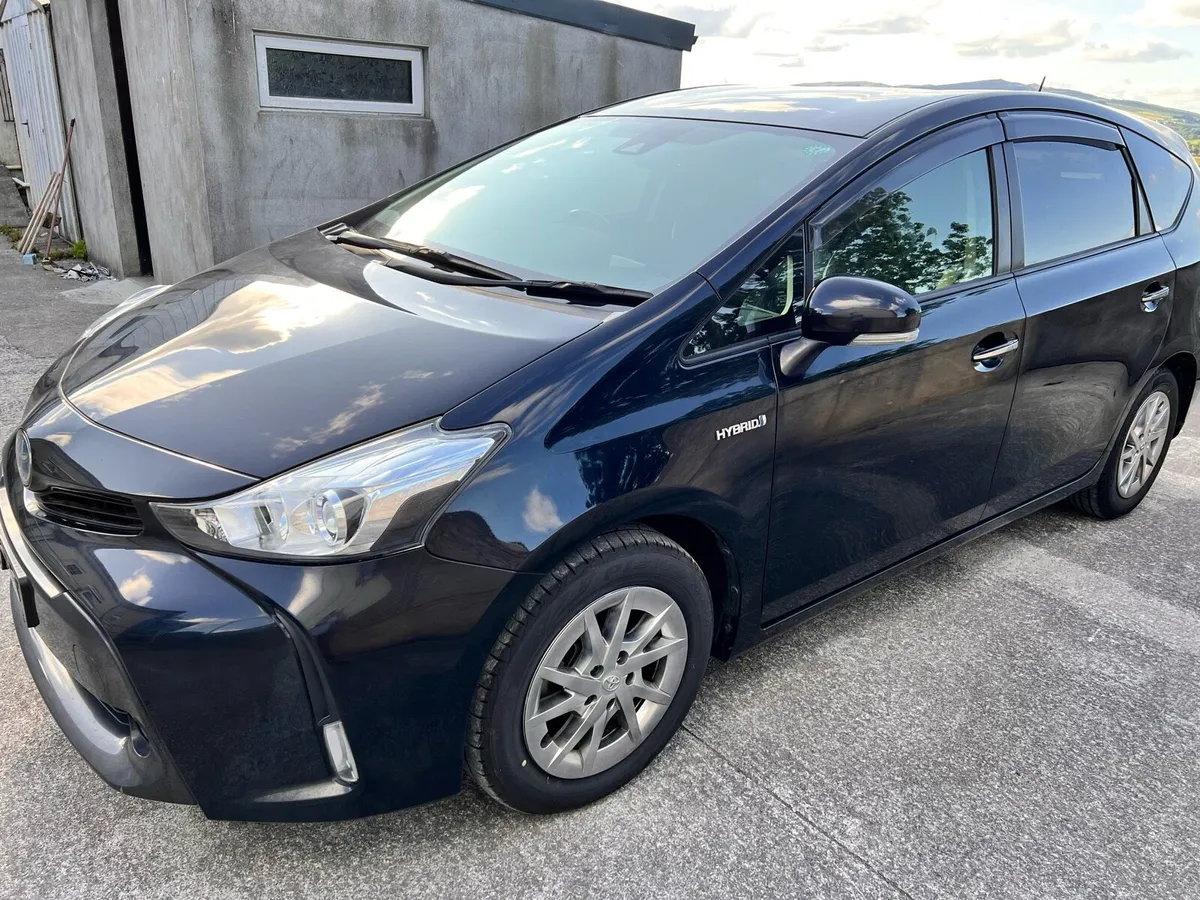 Toyota Prius Alpha 2019 7 Seater Low mileage - Image 2