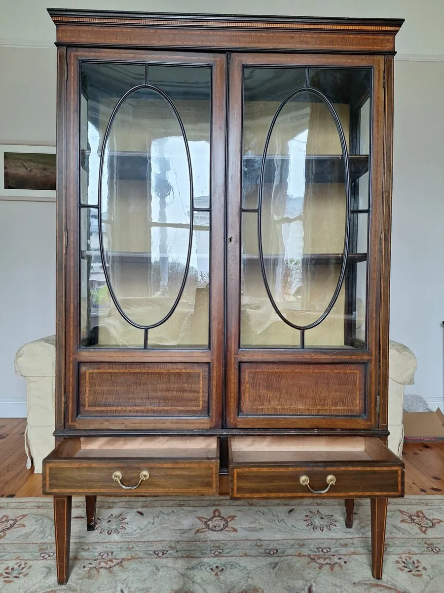 Vintage cabinet - Image 1