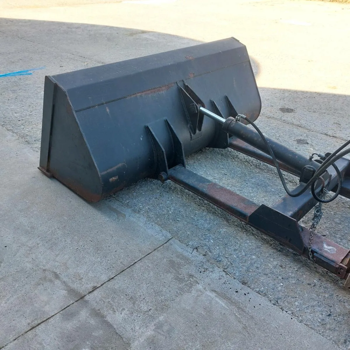 Forklift bucket - Image 3