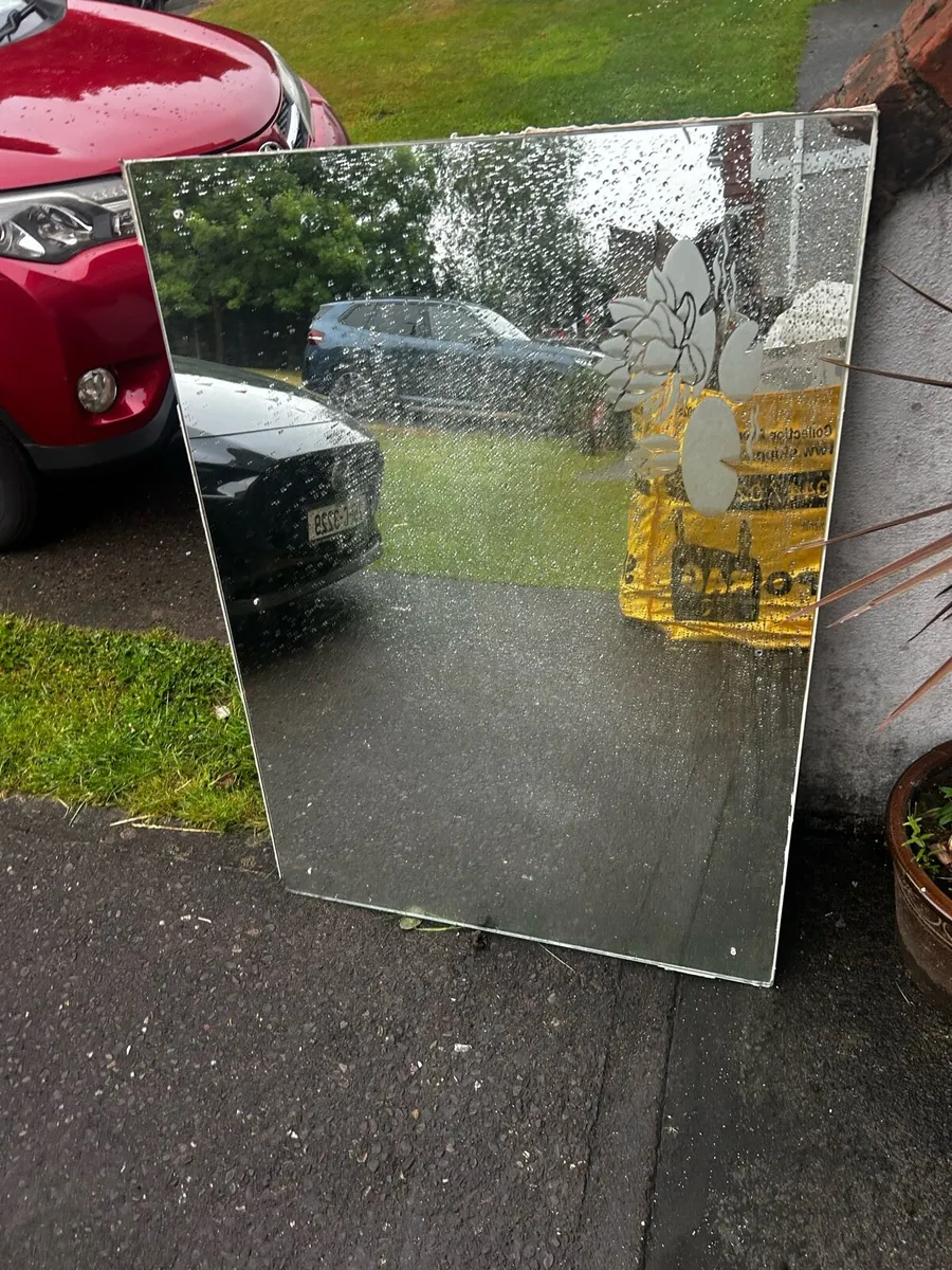Large mirror - Image 1