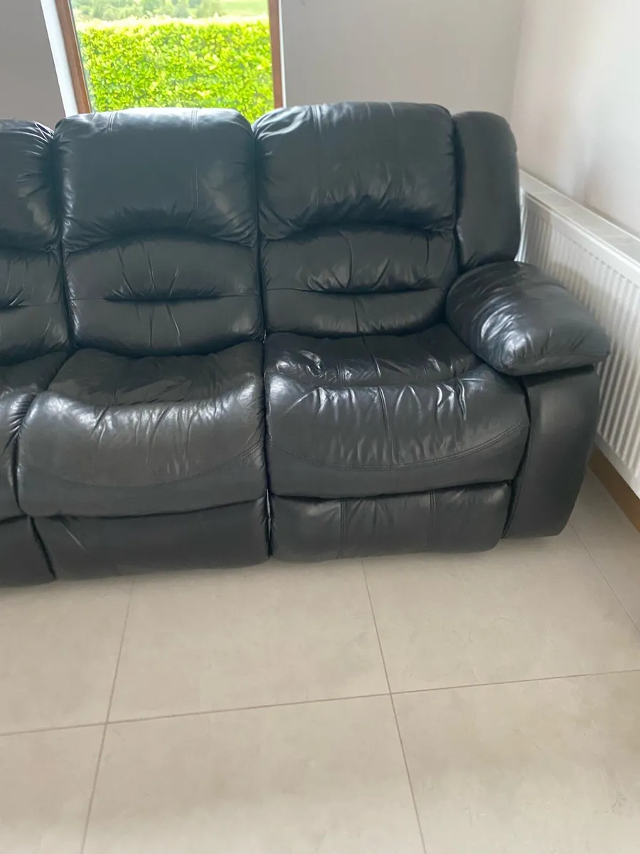 Couch - Image 2