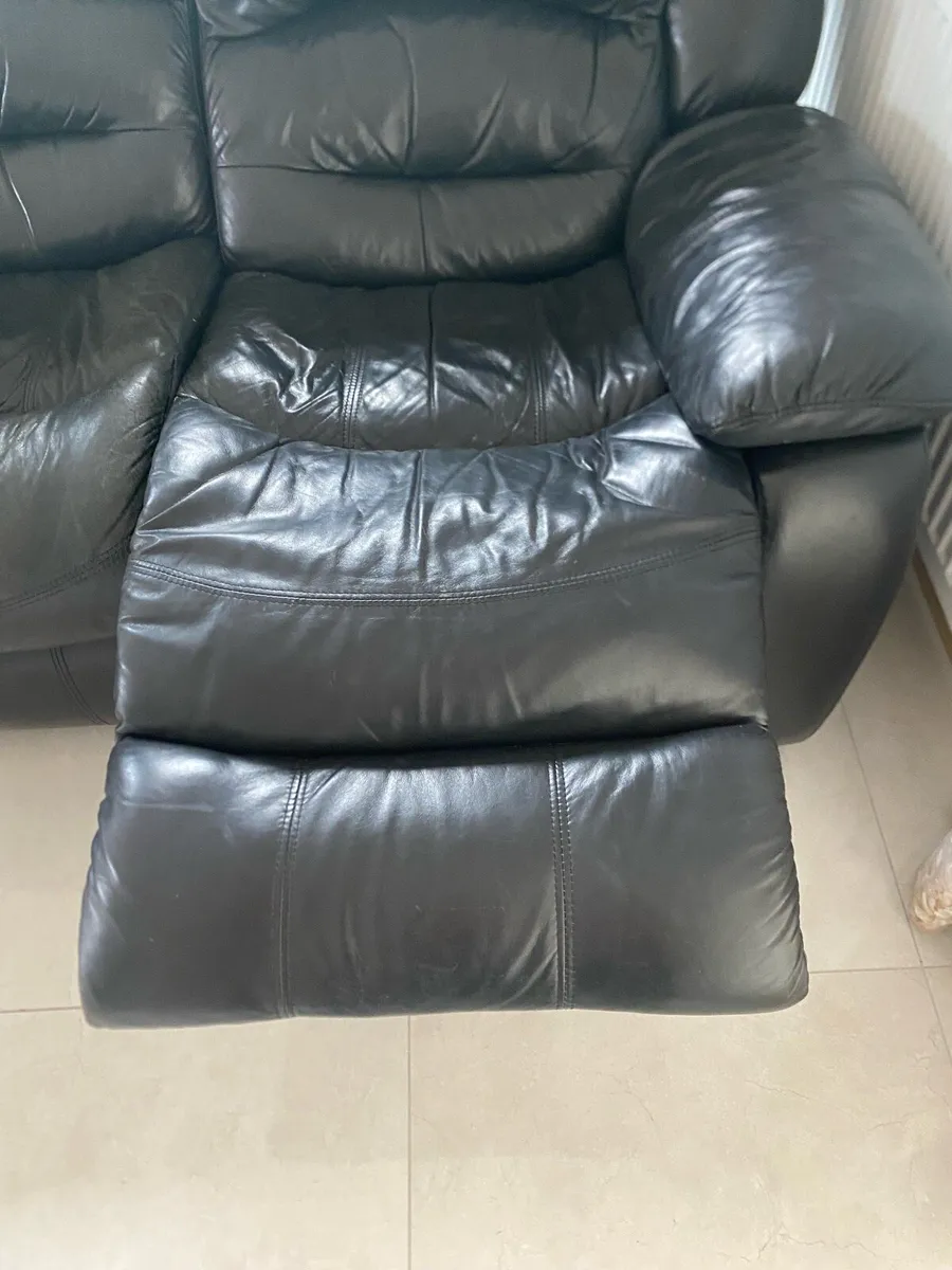Couch - Image 4