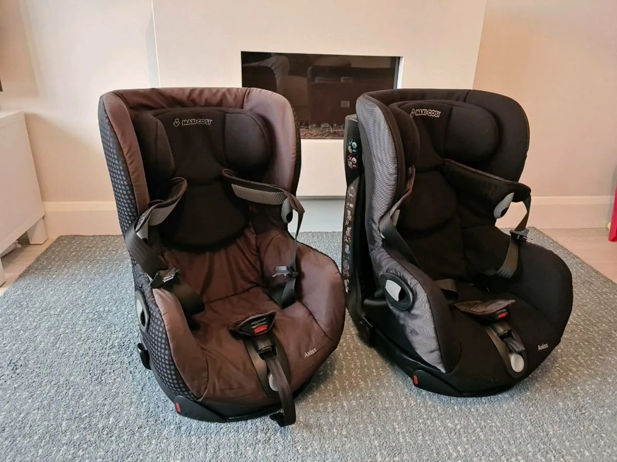 Maxi Cosi Axiss Swivel Car Seats x 2 - Image 1