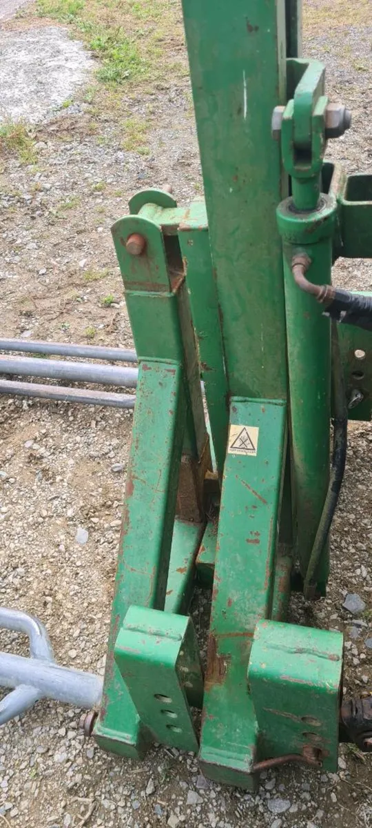 Bale stacker - Image 2