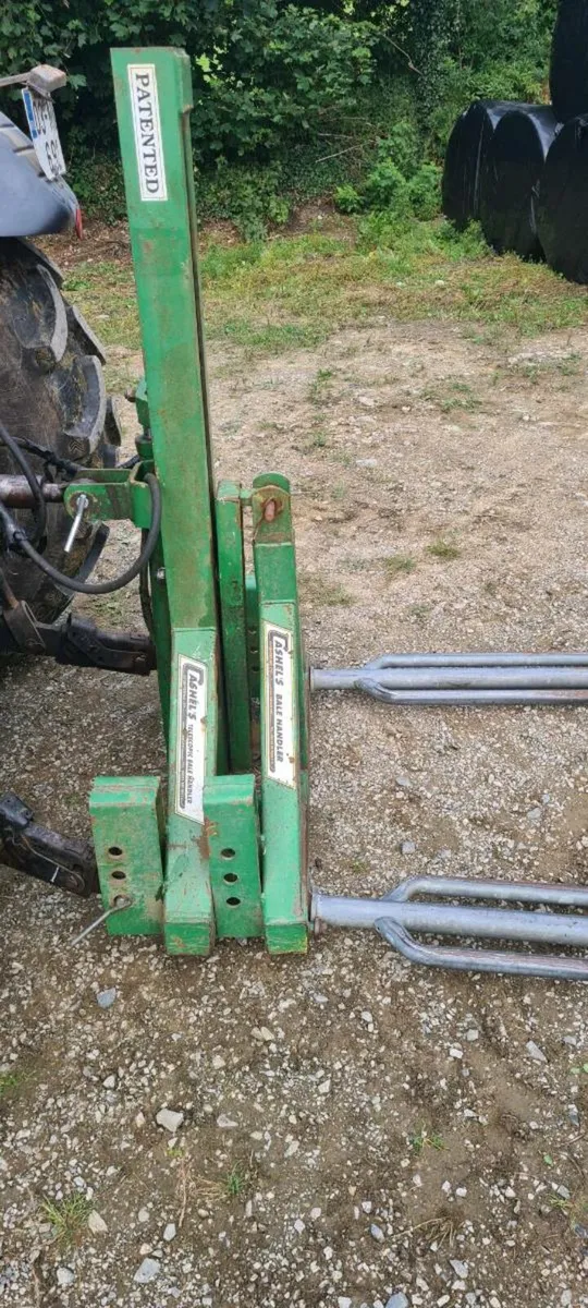 Bale stacker - Image 3