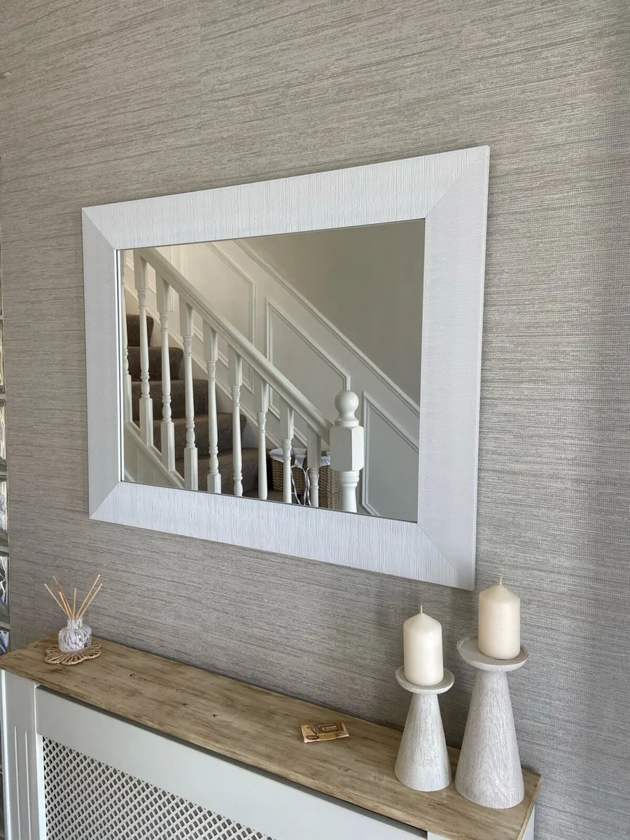 Brand new mirror - Image 1
