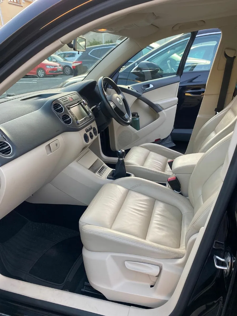 Volkswagen Tiguan 2008 - Image 3