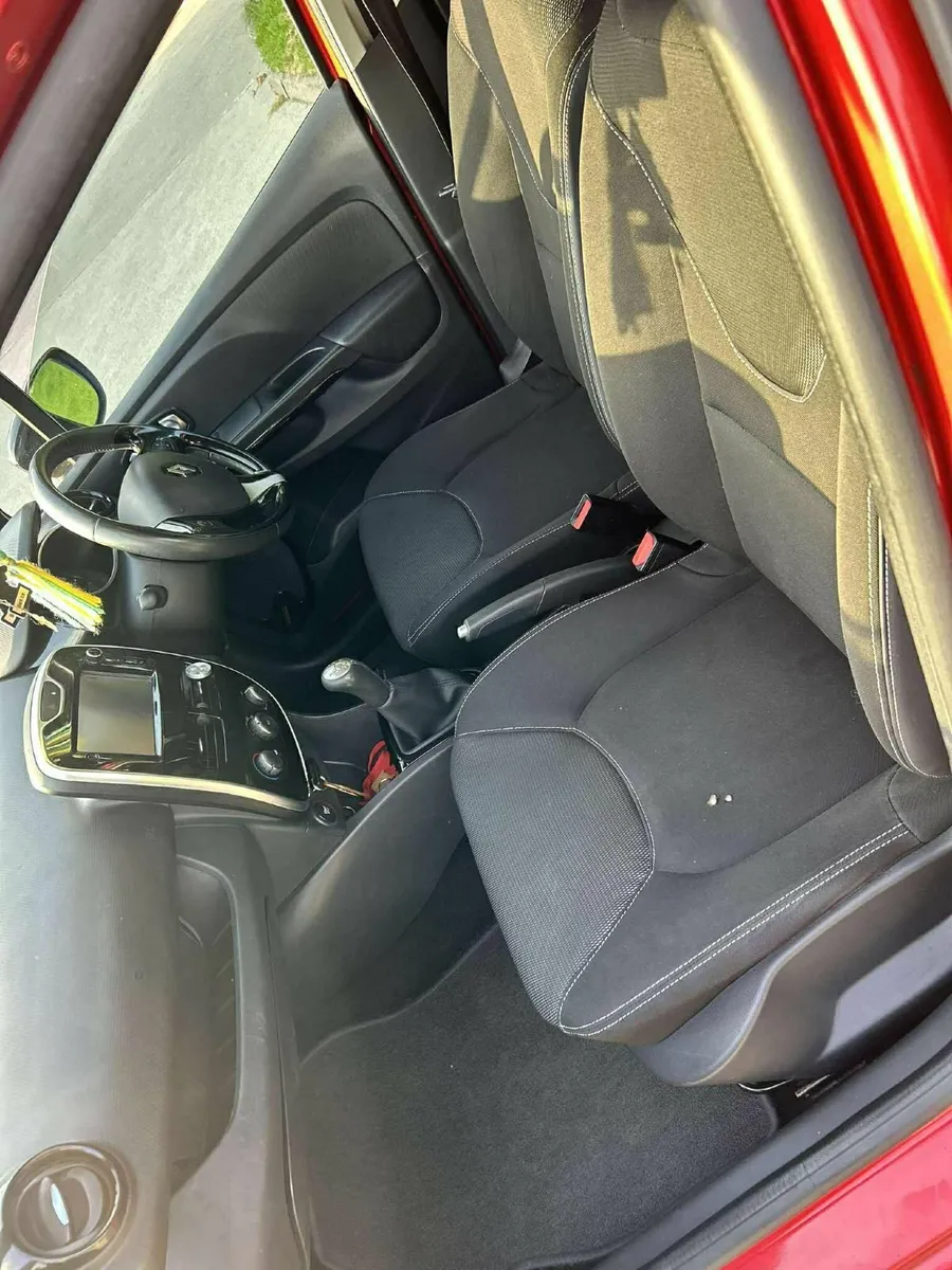 Renault Clio 2015 - Image 2