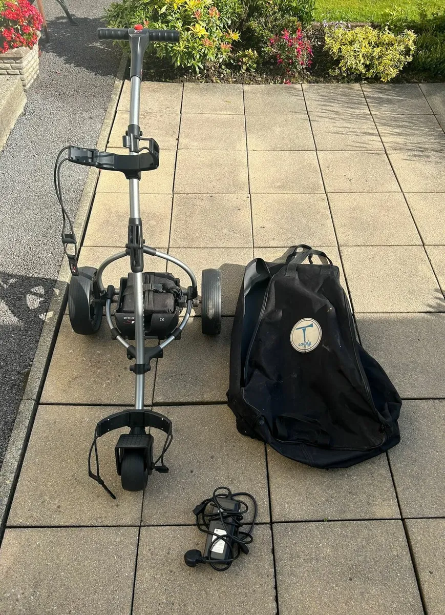 Motocaddy Electric Golf Trolly - Image 3