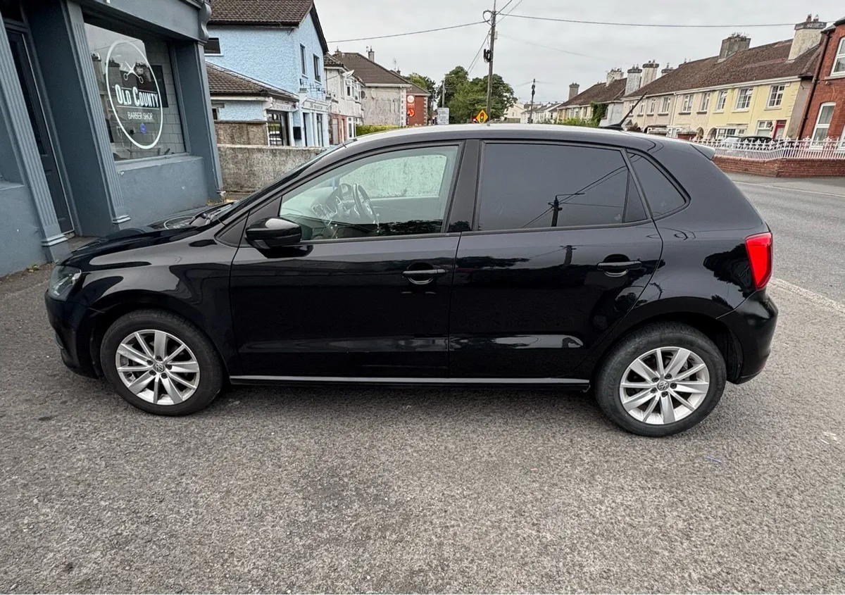 142 VOLKSWAGEN POLO TSI BLUE MOTION - Image 2