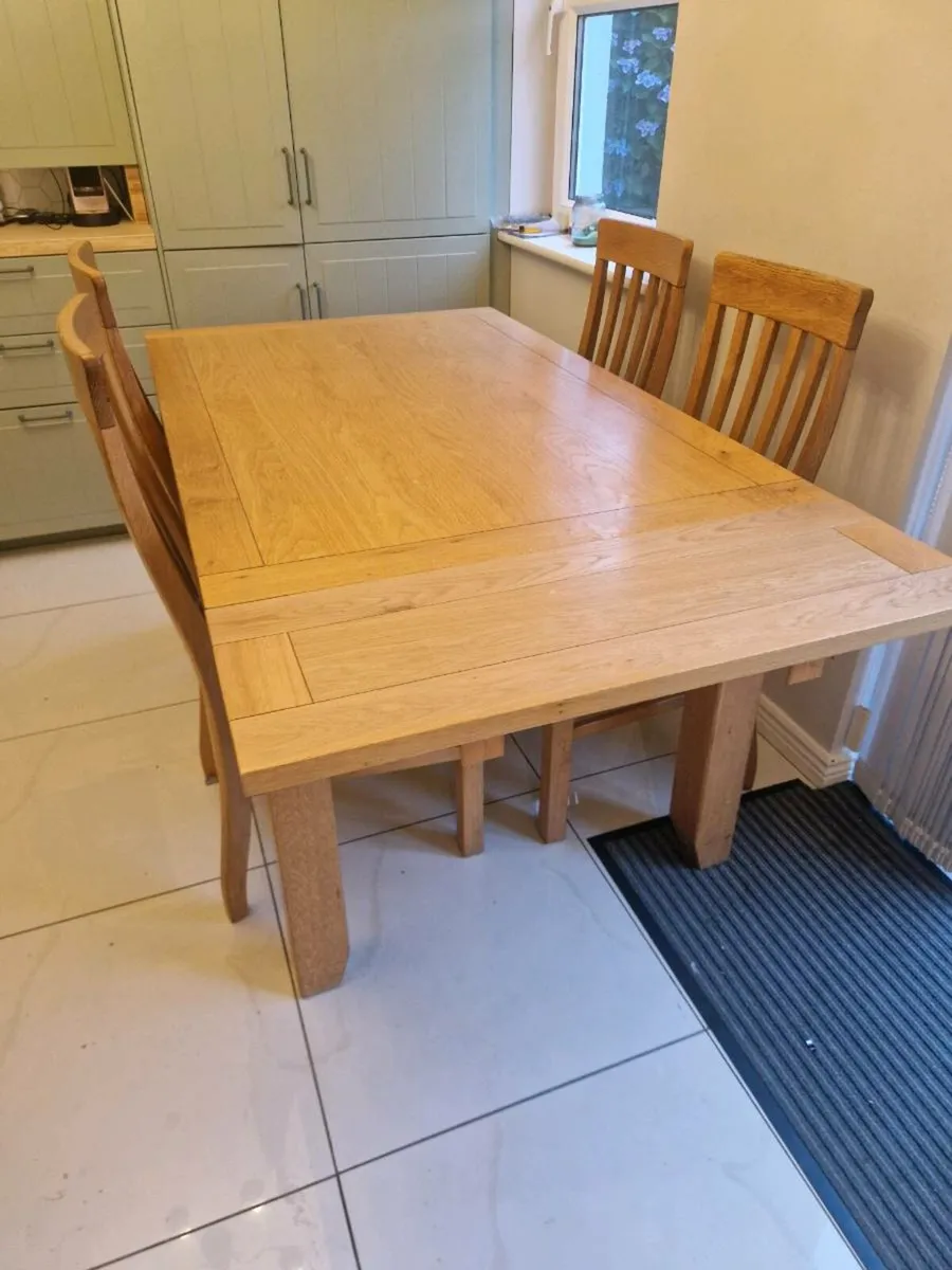 Table and Chairs - Image 2