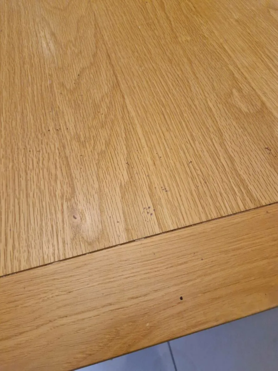 Table and Chairs - Image 3