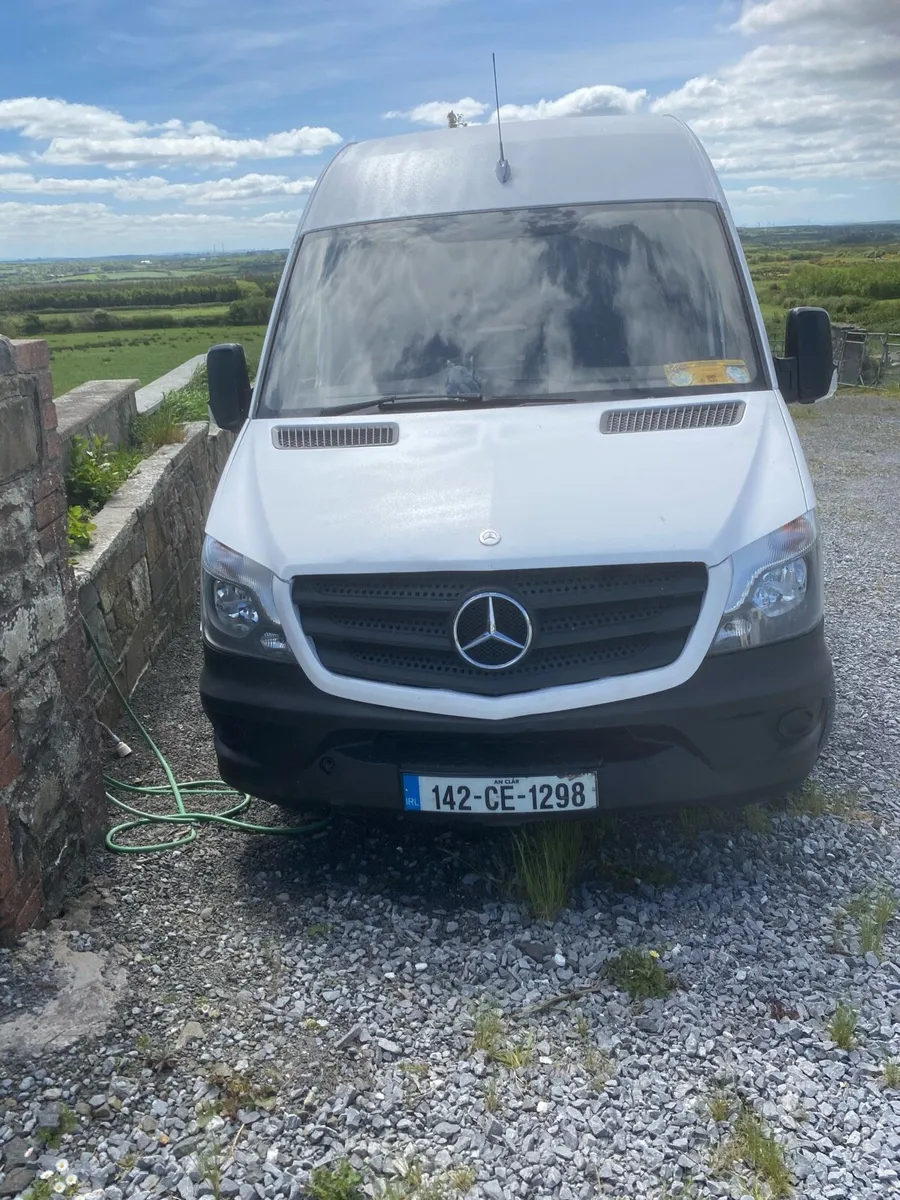 Van - Image 1