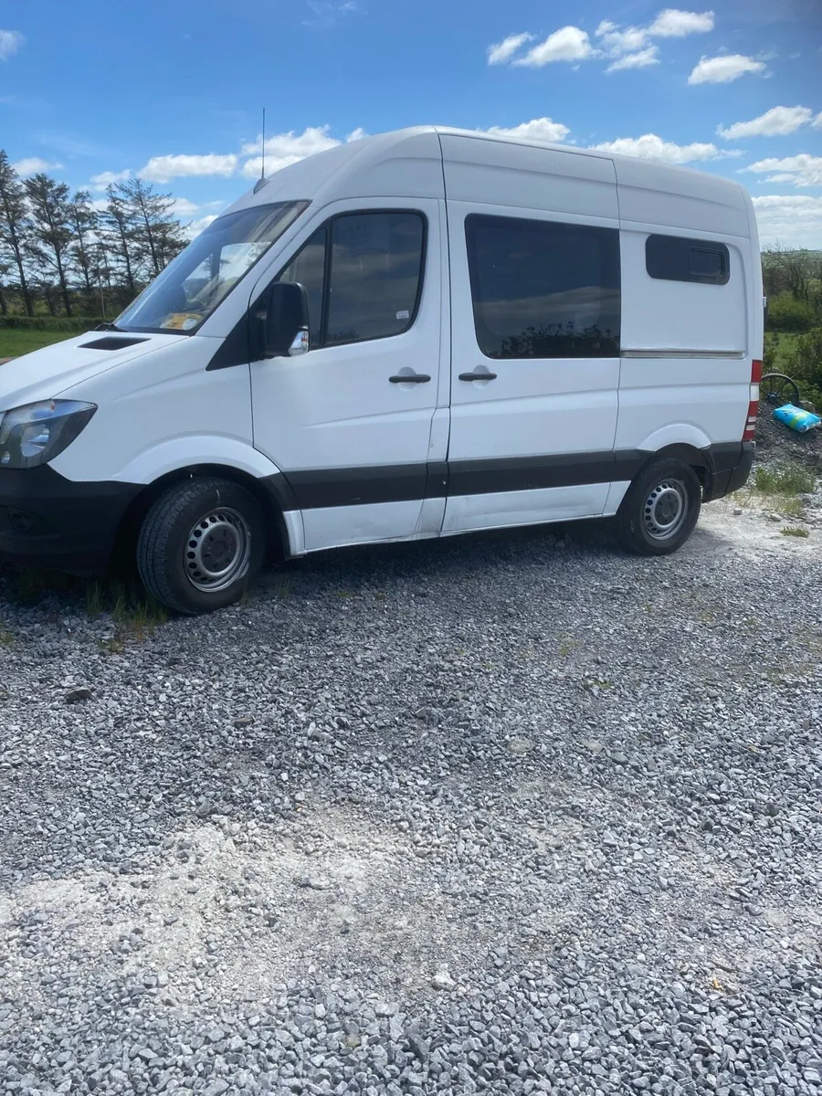 Van - Image 2