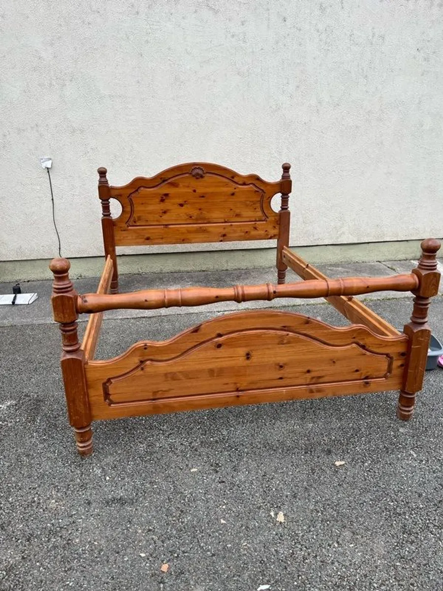 Solid Wood Kingsize bed frame - Image 1
