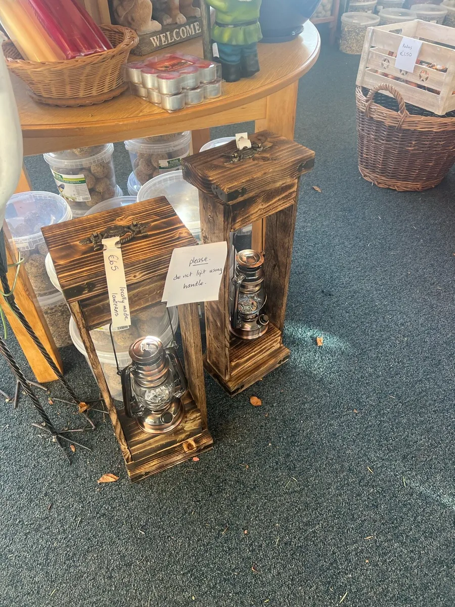 Wooden lantern holder - Image 4