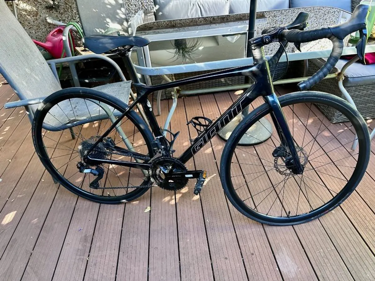 Giant TCR Carbon Road bike 2023 Size S - Image 1