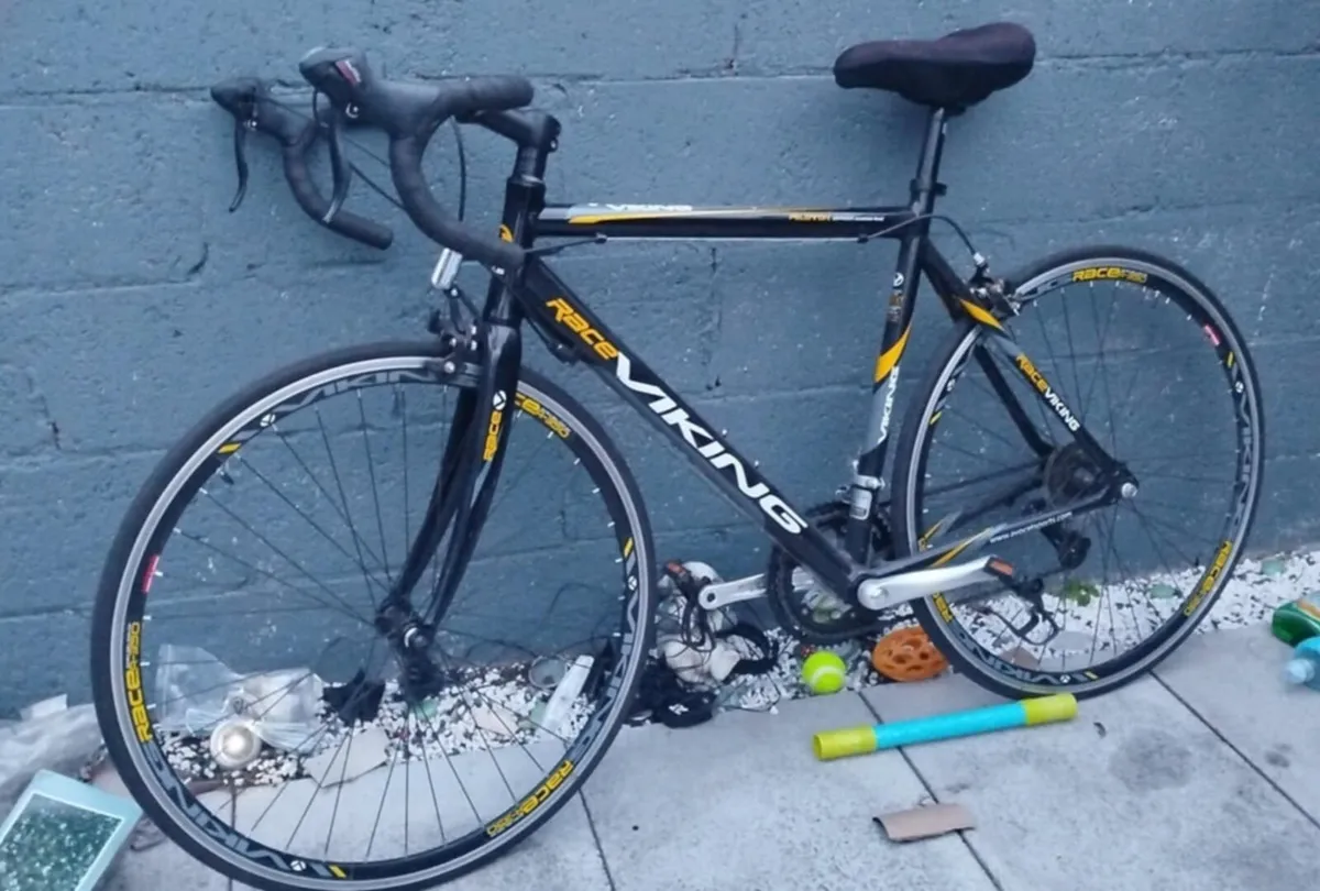 Viking road bike - must see