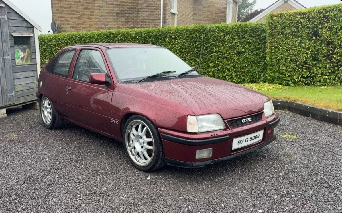 Vauxhall Astra GTE - Image 1