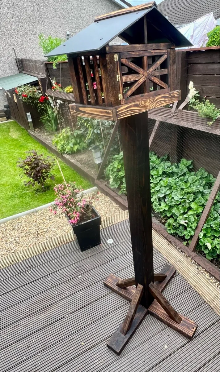 Handmade Birdtable - Image 4