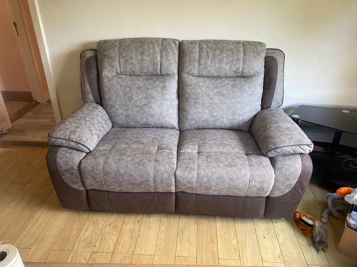 Beautiful sofa both recliners - Image 1