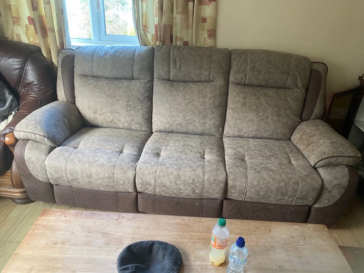 Beautiful sofa both recliners - Image 2