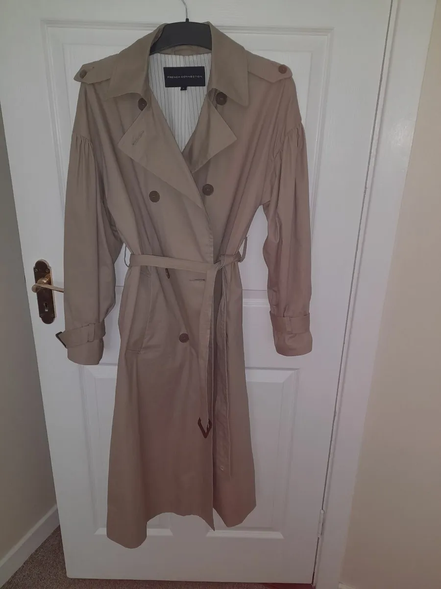 Ladies coat. - Image 2