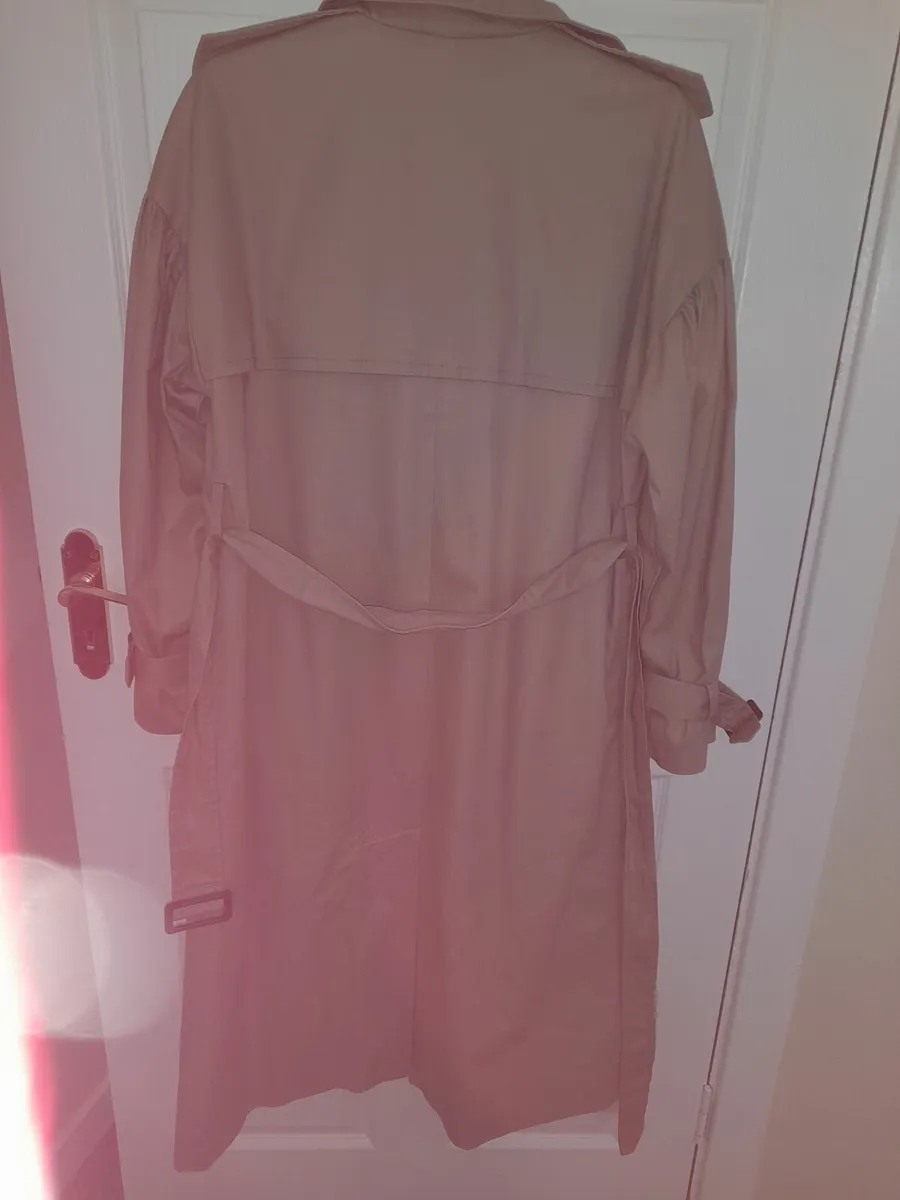 Ladies coat. - Image 3