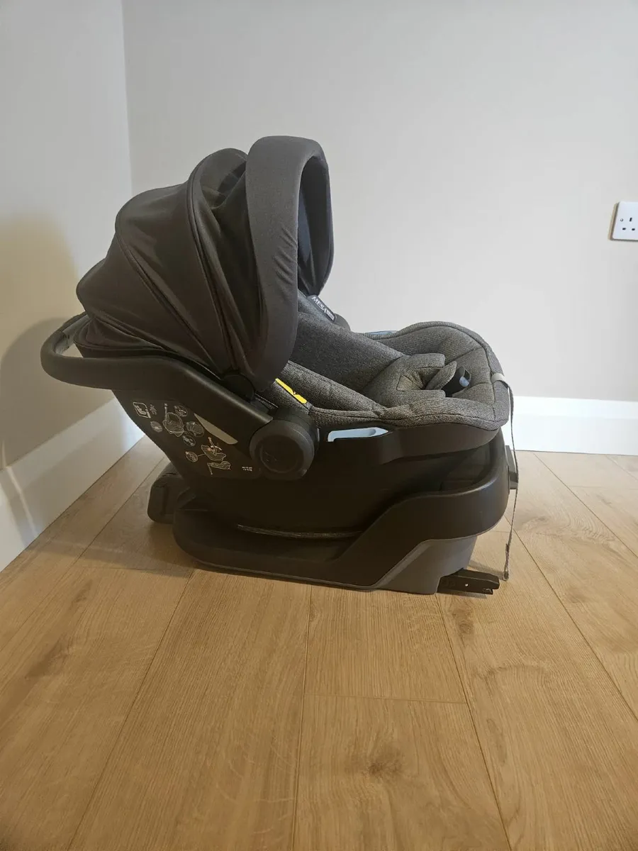 UppaBaby Vista Double Travel System (inc Car Seat) - Image 3