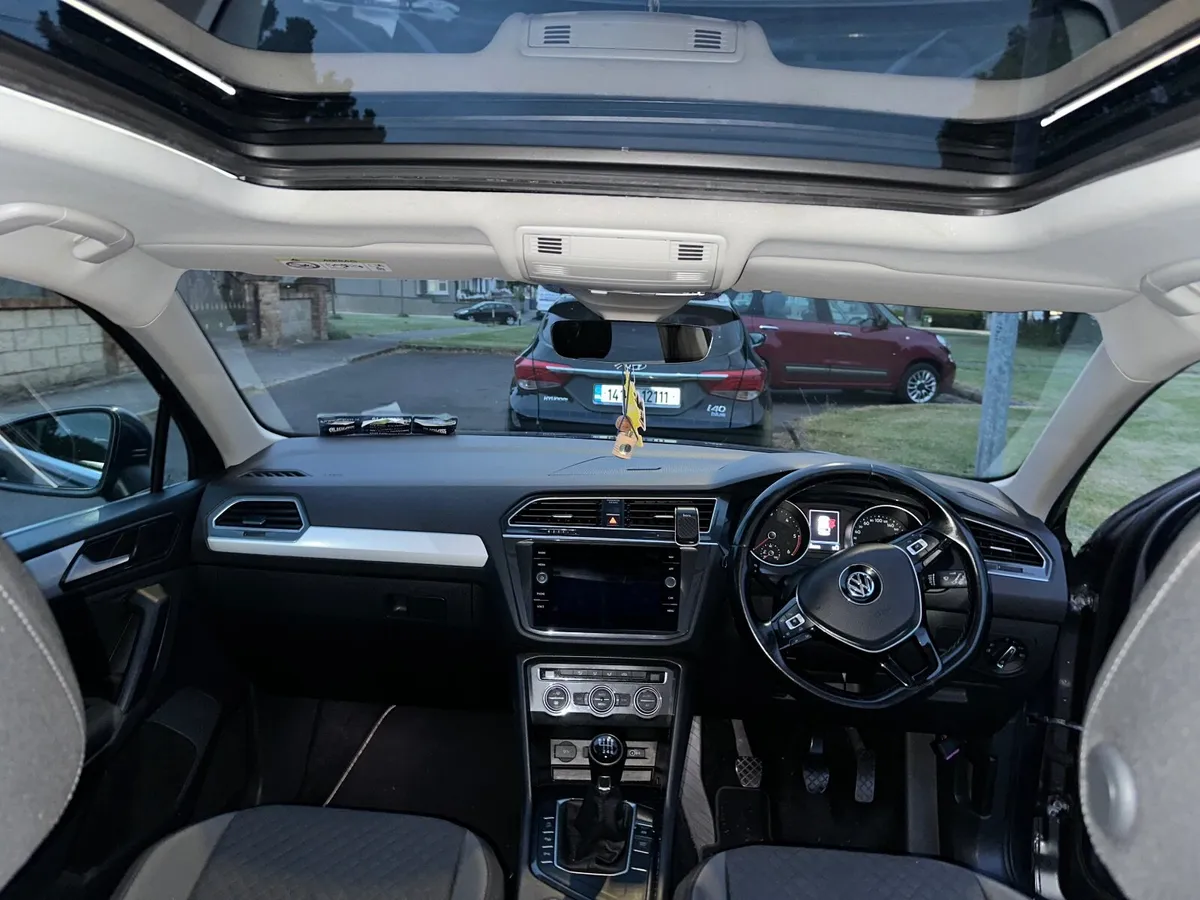 Volkswagen Tiguan 2018 - Image 3