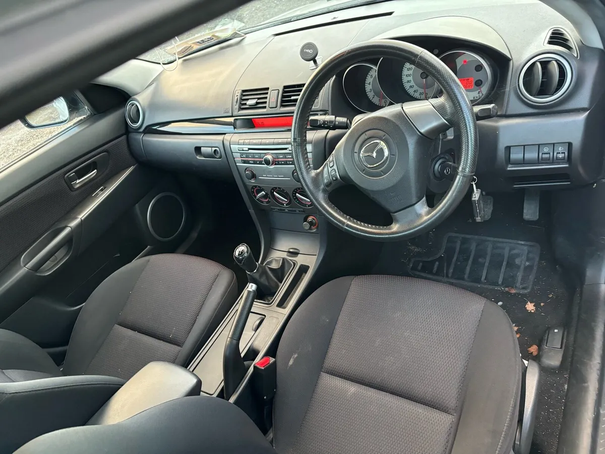 2010 Mazda 3 - Image 4