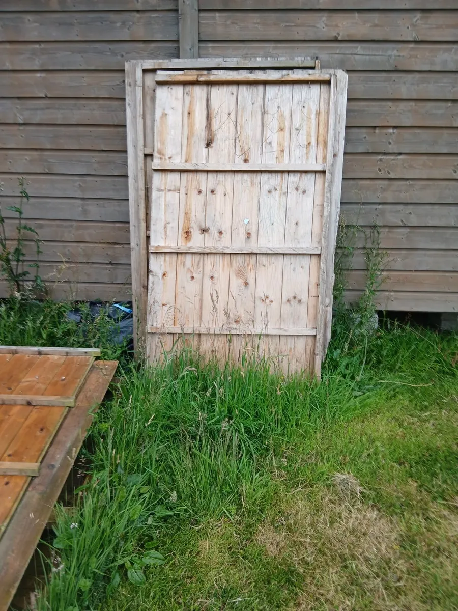 Timber shed - Image 2