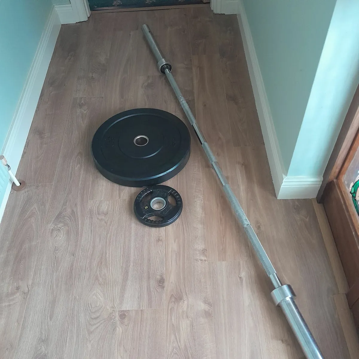 Barbell and bumper plates - Image 2
