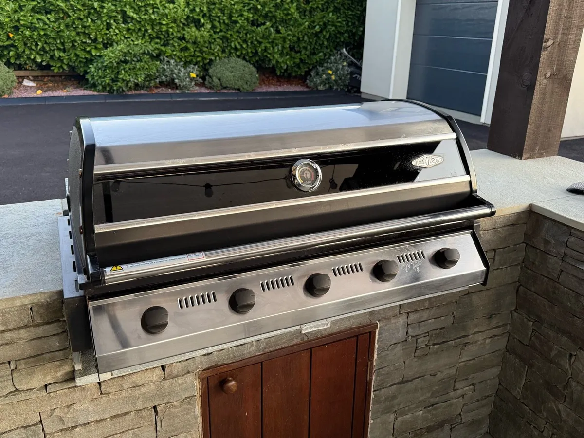 Built in BBQ - Image 1