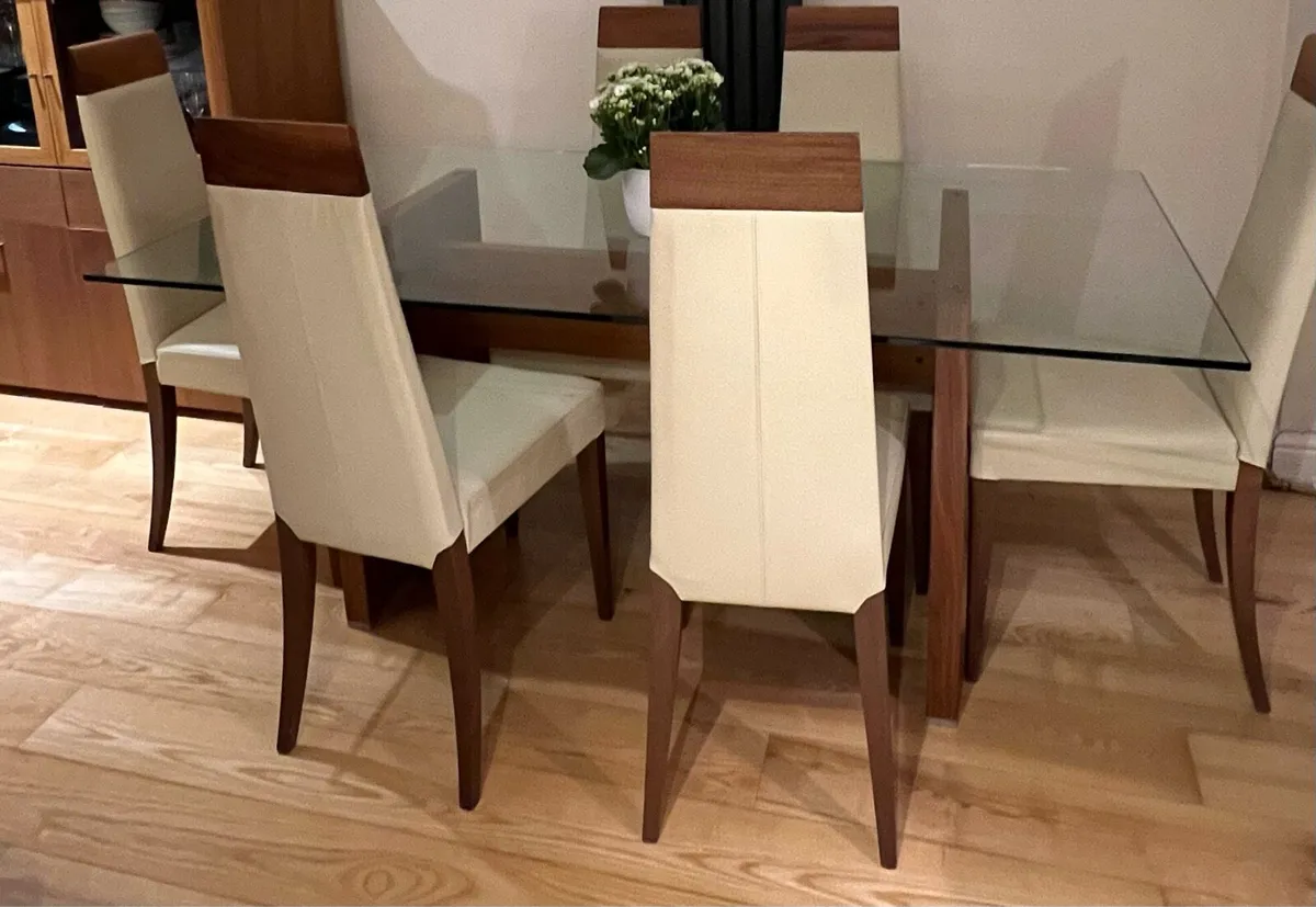 Glass and walnut dining table with 6 chairs - Image 3