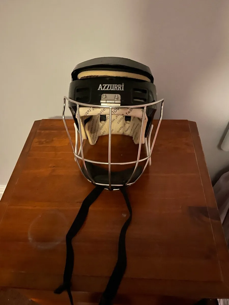 Oldstyle Azzuri hurling helmet - Image 1