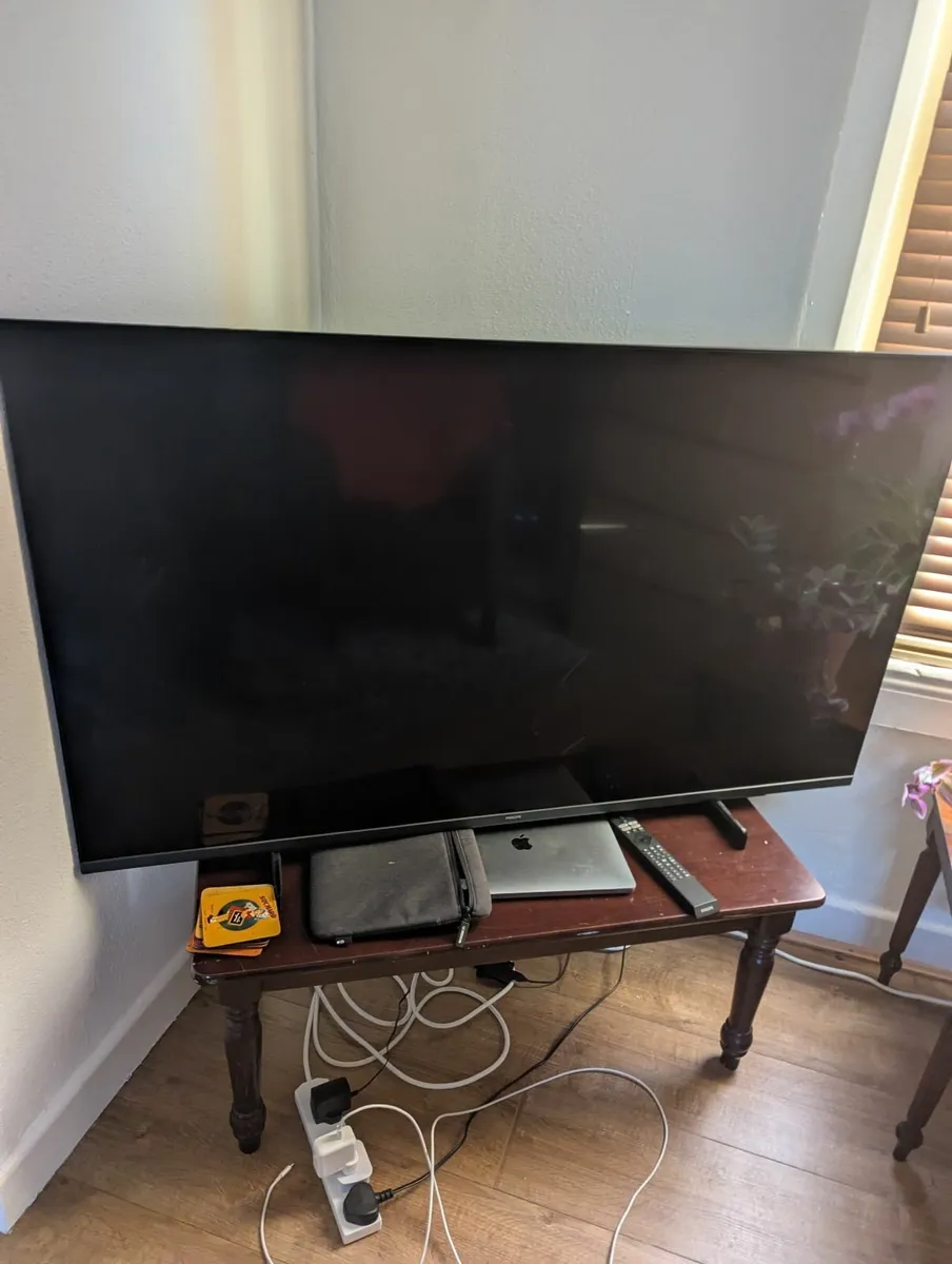 55 inch Toshiba Smart Tv - Image 1