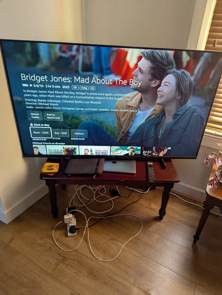55 inch Toshiba Smart Tv - Image 3