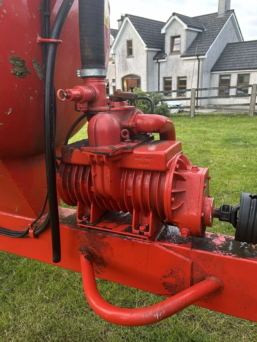 Slurry tanker - Image 3