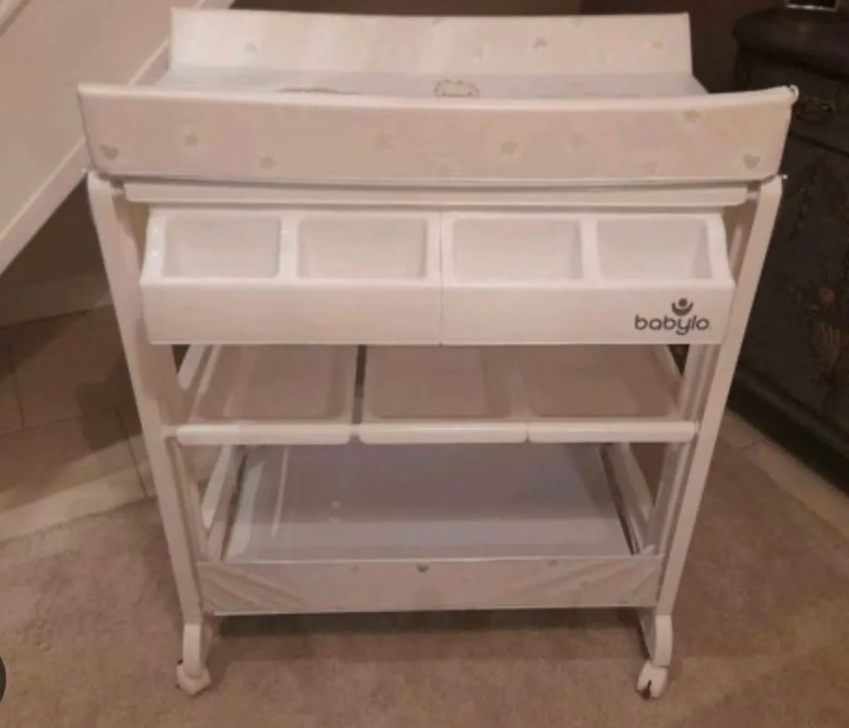 Babylo changing table - Image 1