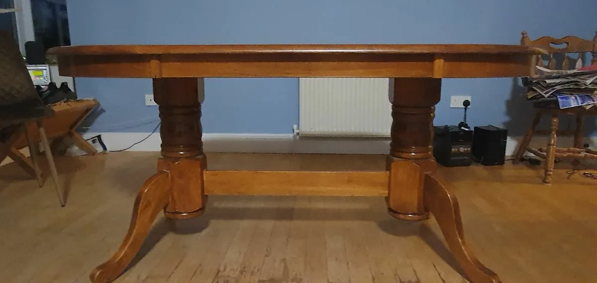 Kitchen table - Image 1