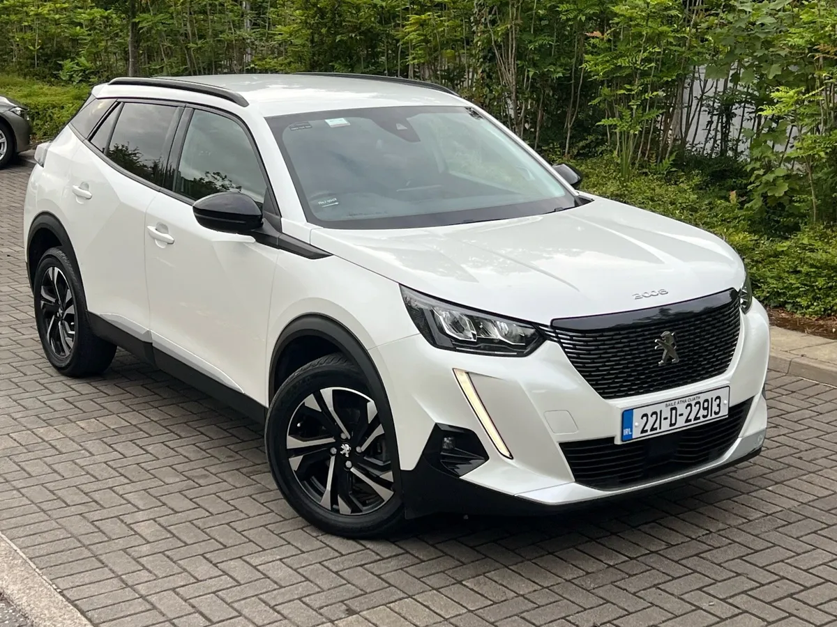 221 PEUGEOT 2008 1.2 PETROL ALLURE LOW MILES - Image 3